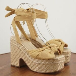 Sam Edelman Tula Wedge Sandal Yellow Woven. NWOT, Never worn. Size 8.